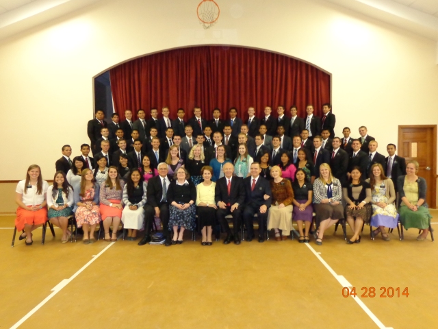 June 9, 2014 - Foto of missionaries in Huehue when Elder Clark came.
